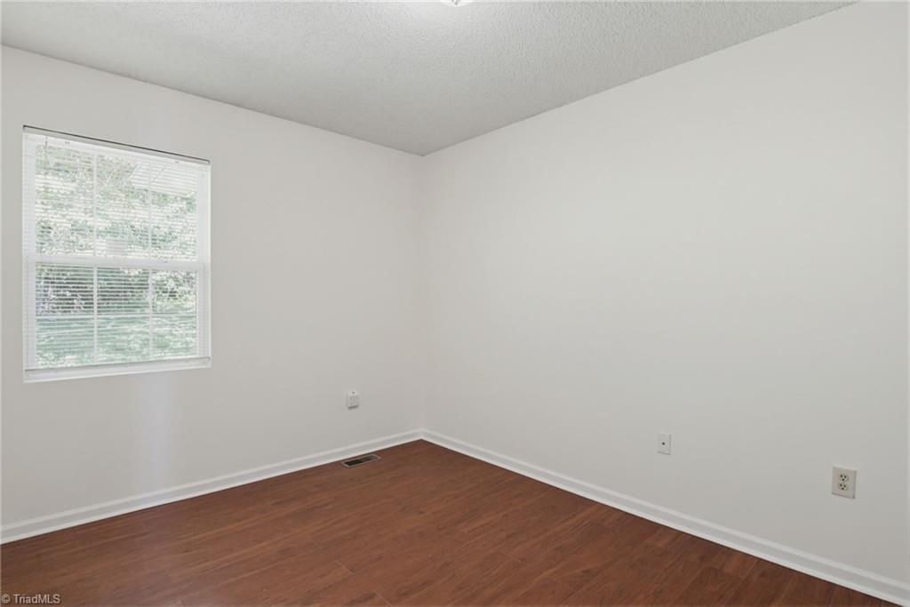 1528 Ambridge Court High Point, NC 27265 - Photo 21 of 28