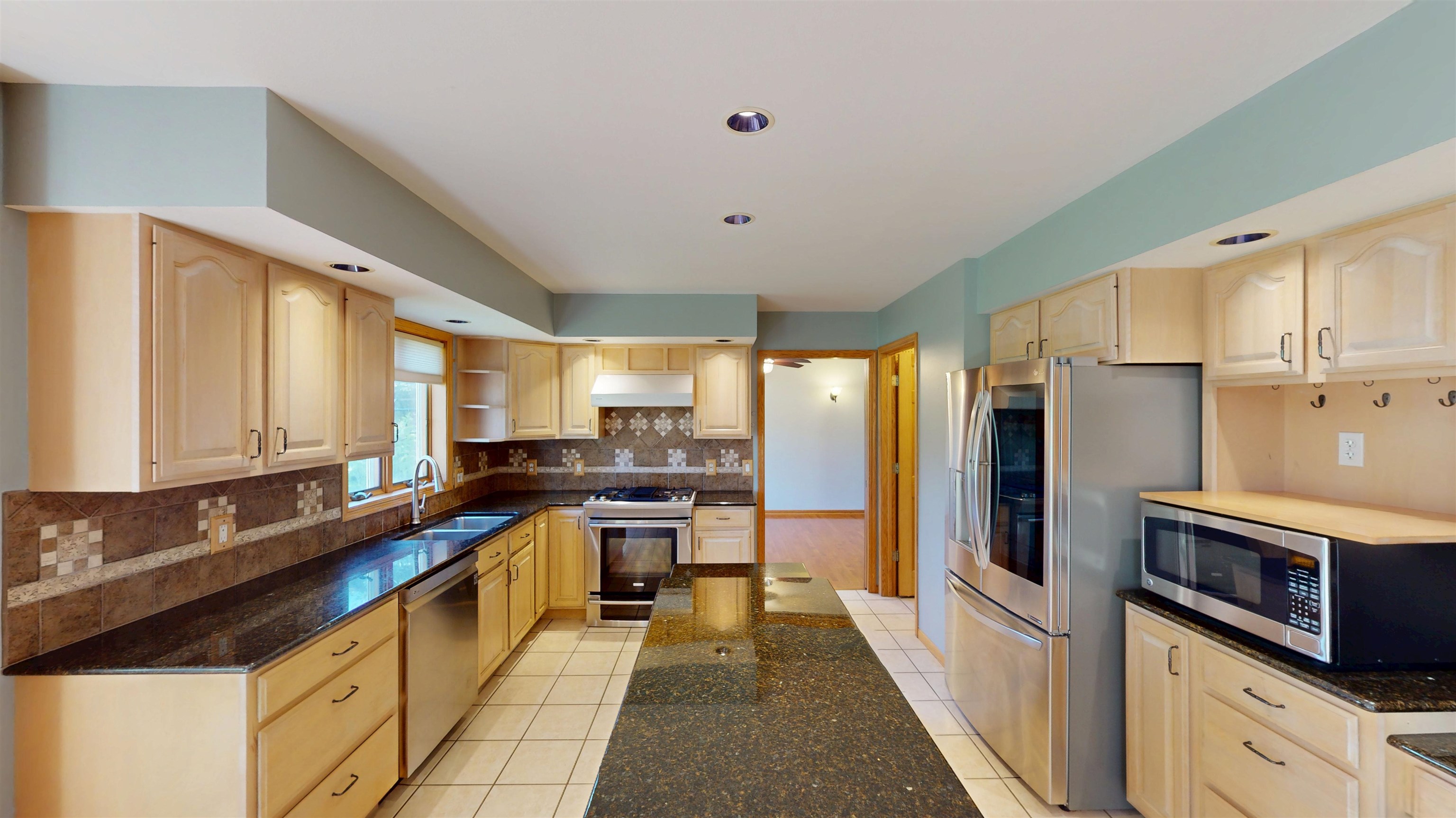 2112 West 3rd Street Marshfield, WI 54449 - Photo 24 of 60