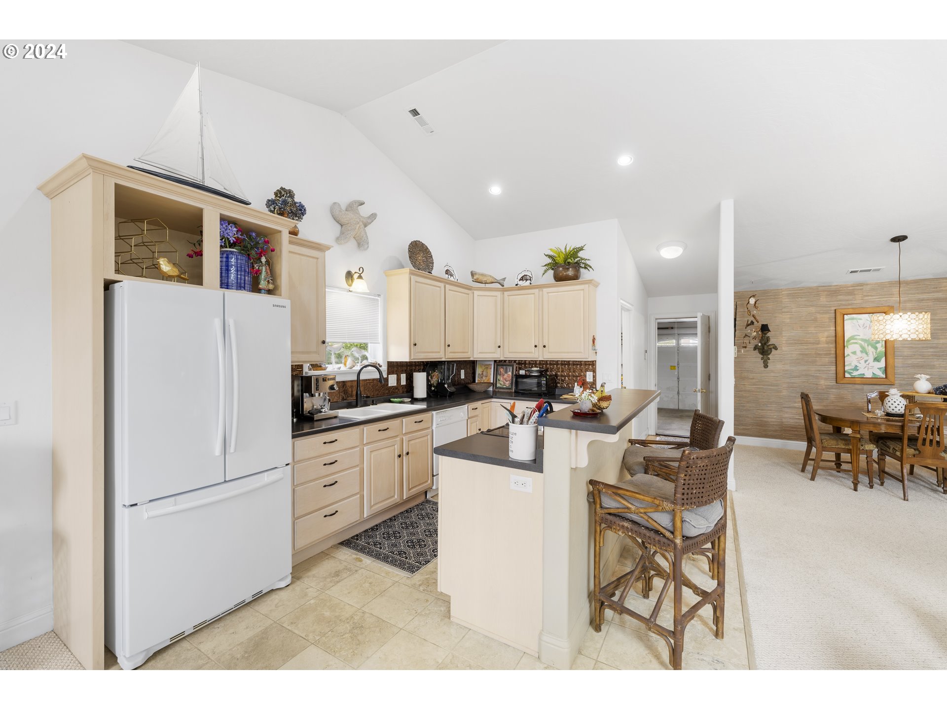 96405 Oceanside E Drive Brookings, OR 97415 - Photo 18 of 47 Kitchen