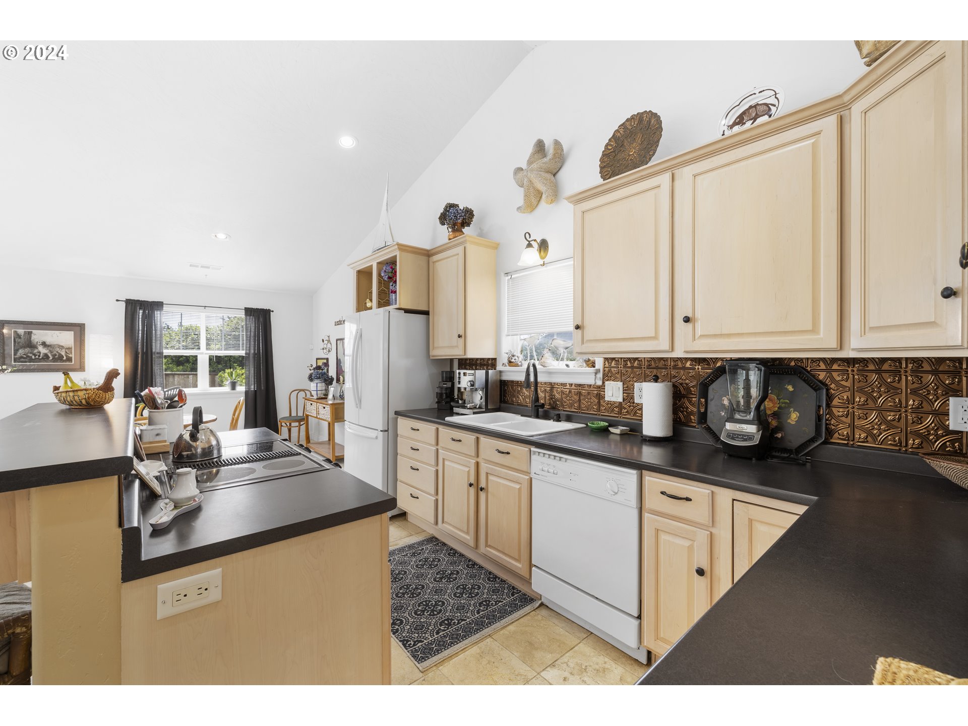 96405 Oceanside E Drive Brookings, OR 97415 - Photo 20 of 47 Kitchen