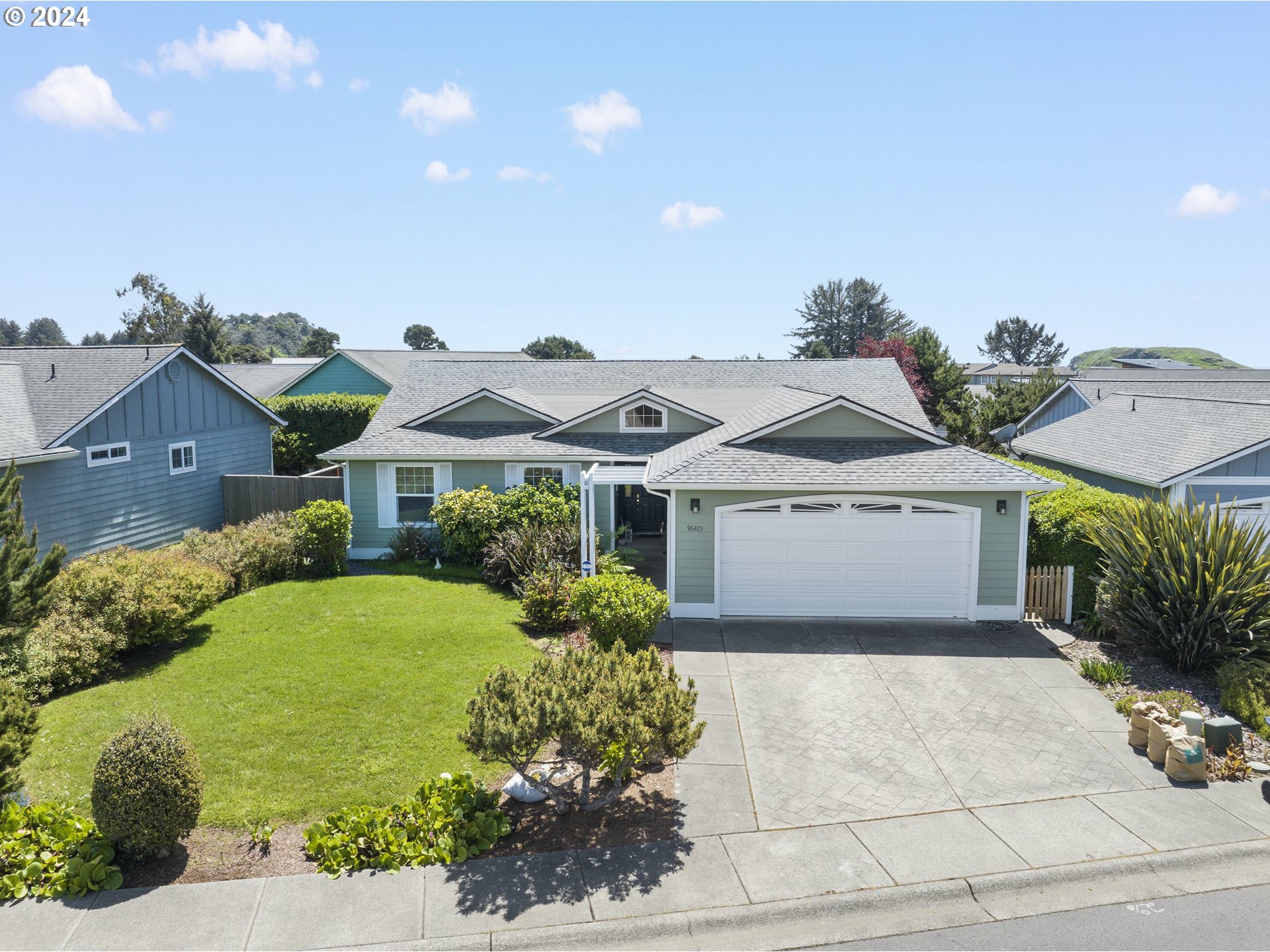96405 Oceanside E Drive Brookings, OR 97415 - Photo 2 of 47 Exterior