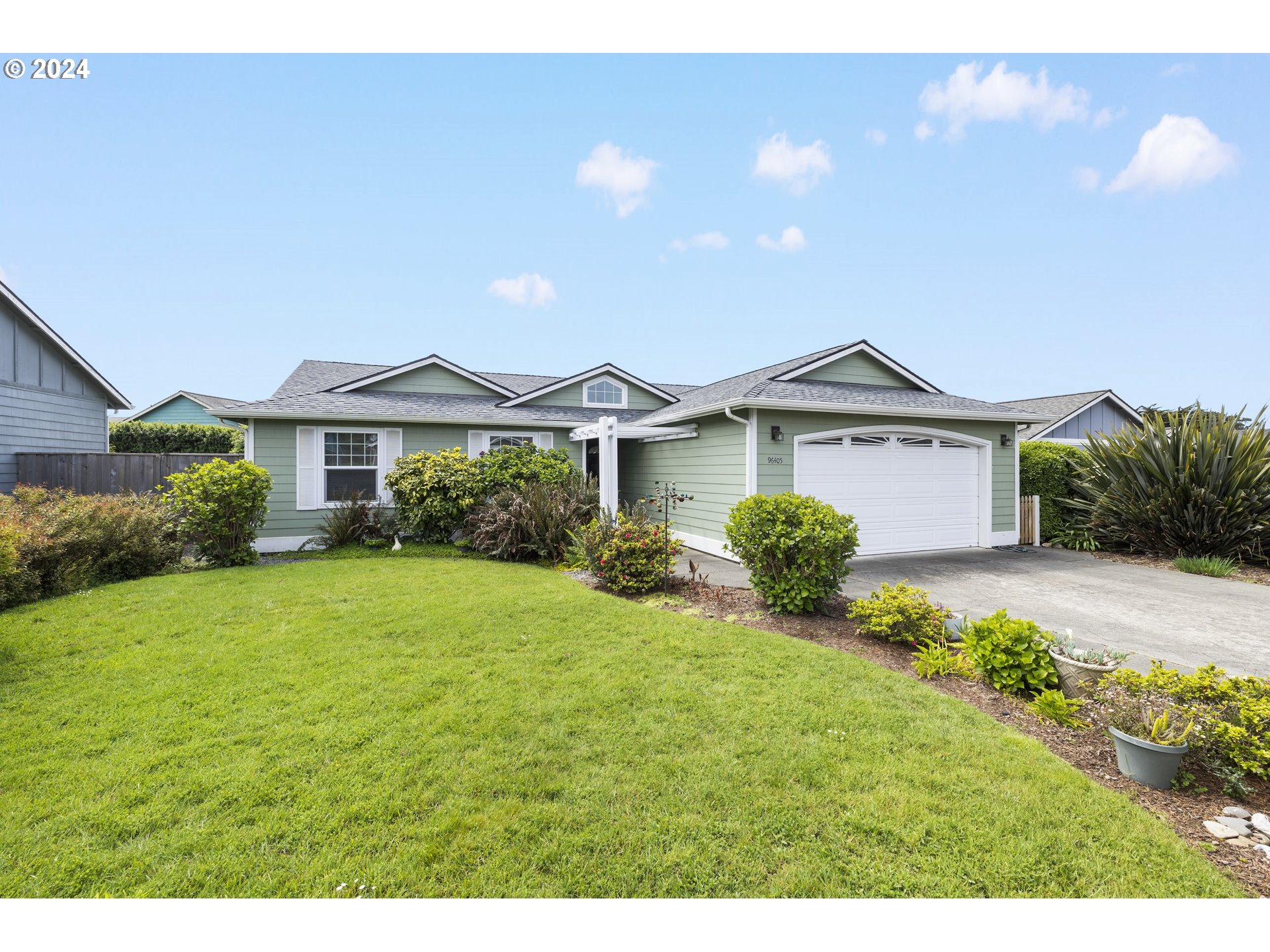 96405 Oceanside E Drive Brookings, OR 97415 - Photo 38 of 47 Front Yard
