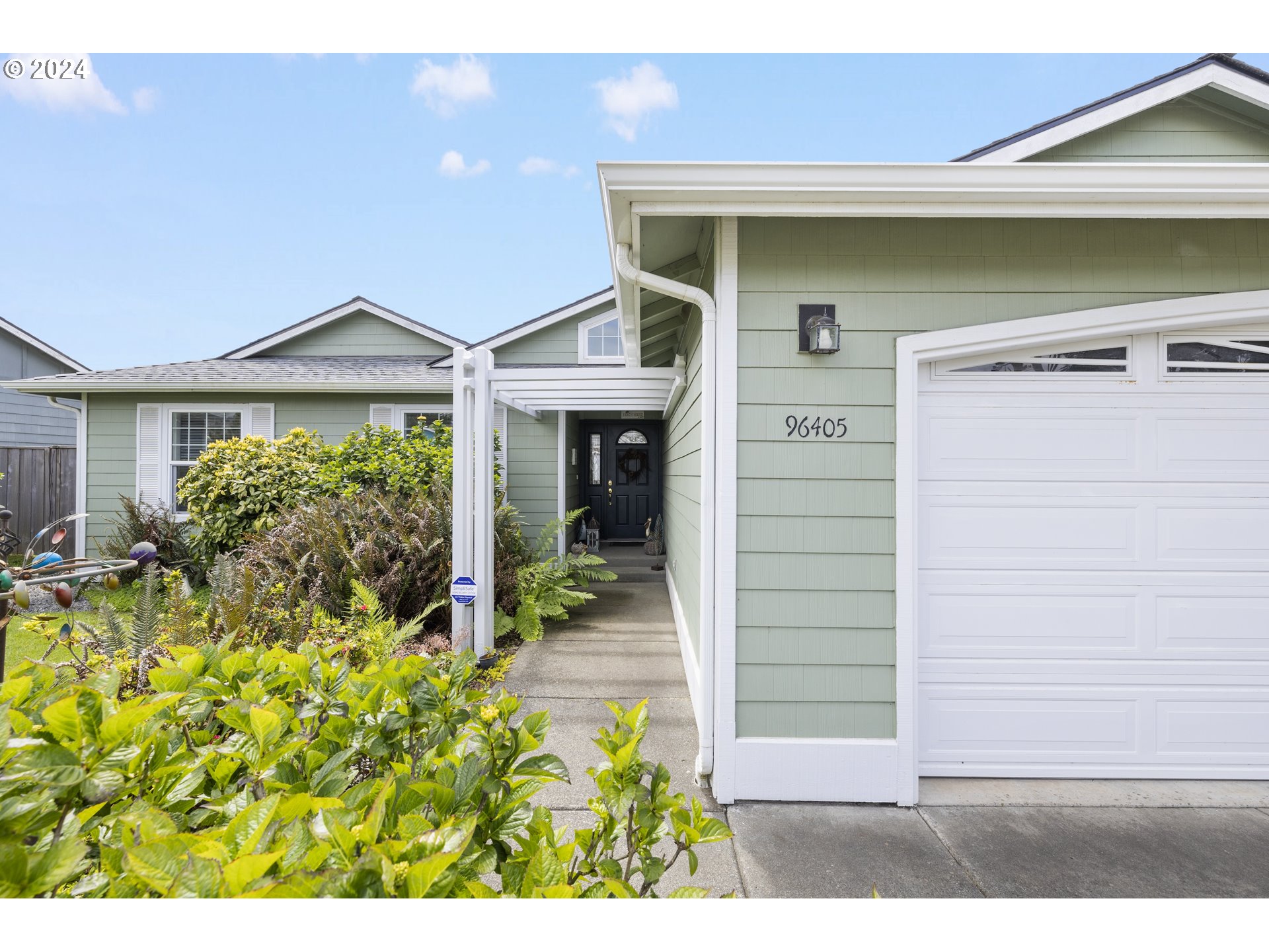 96405 Oceanside E Drive Brookings, OR 97415 - Photo 7 of 47 Front Yard