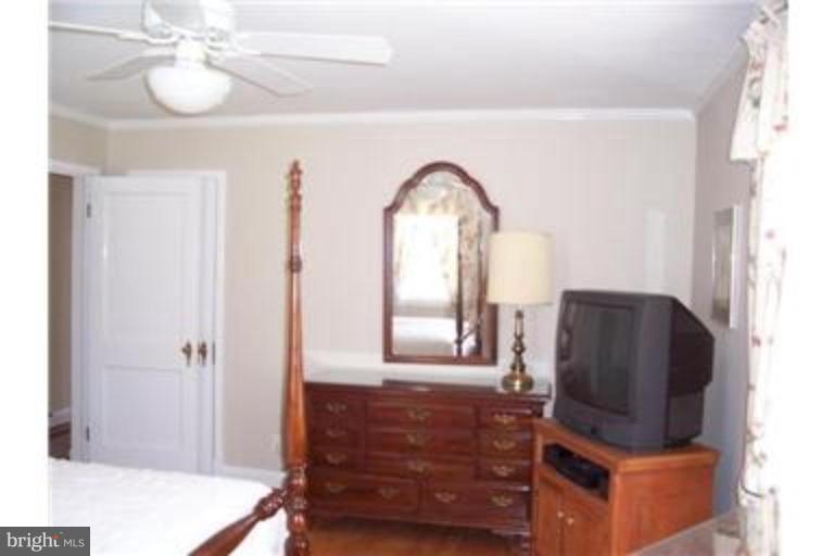 612 Anneslie Road Baltimore, MD 21212 - Photo 9 of 19 a living room with furniture and a window