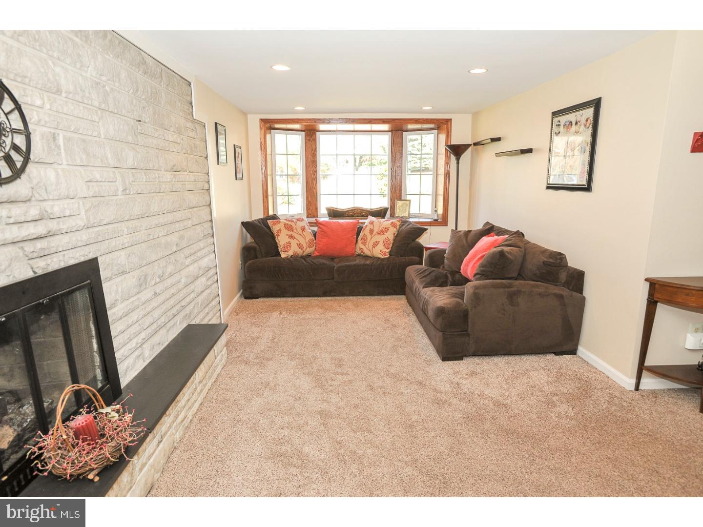 9235 Darlington Road Philadelphia, PA 19115 - Photo 3 of 25 Family Room