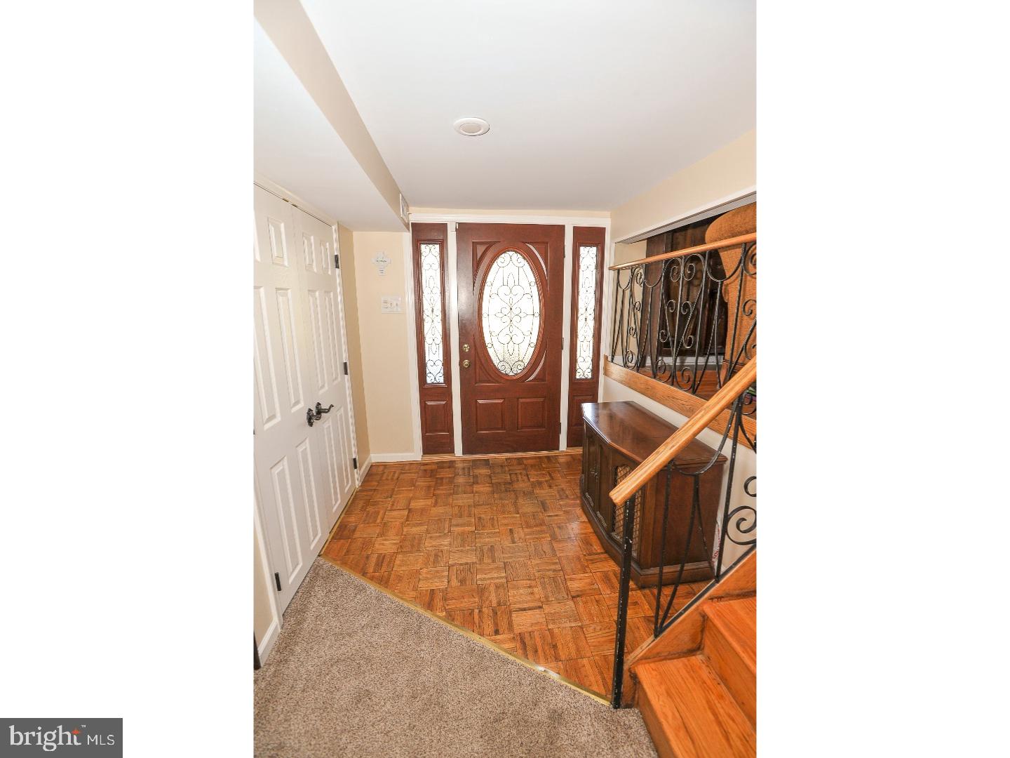 9235 Darlington Road Philadelphia, PA 19115 - Photo 6 of 25 Foyer