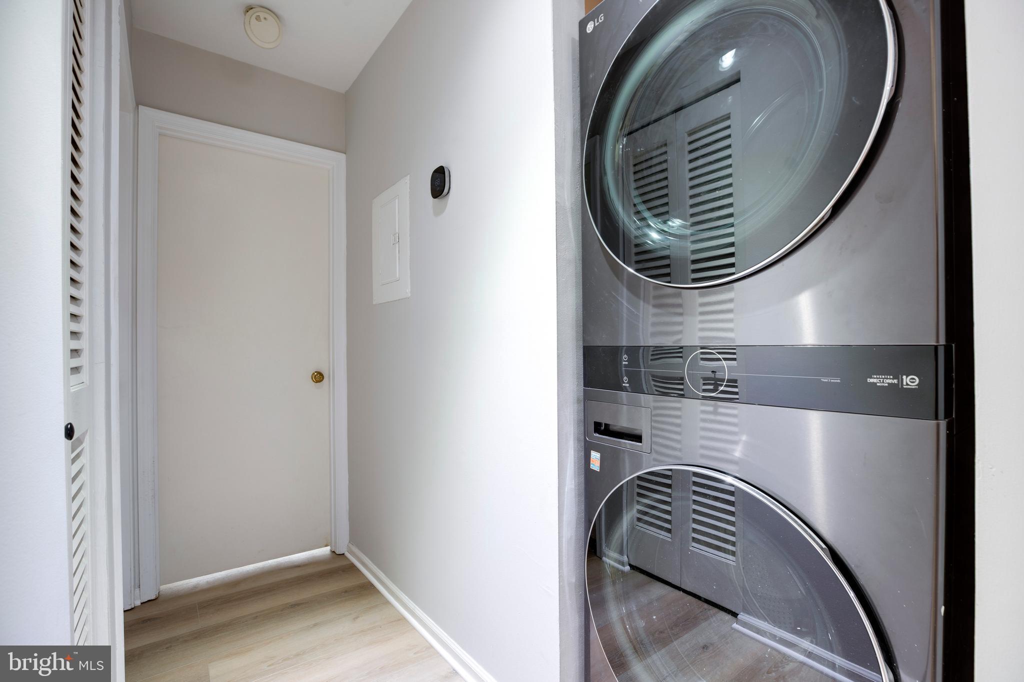 11172 Beaver Trail Court Reston, VA 20191 - Photo 21 of 26 an entryway with wooden floor