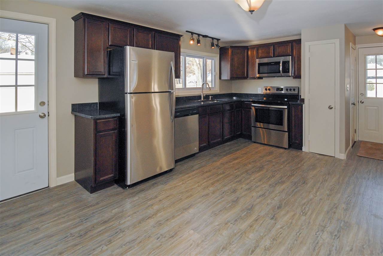 9 Gerrish Road Dover, NH 03820 - Photo 4 of 27