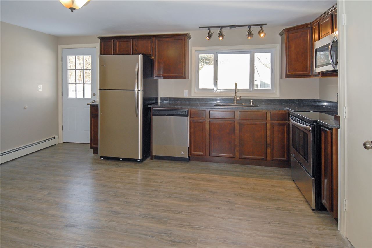 9 Gerrish Road Dover, NH 03820 - Photo 5 of 27