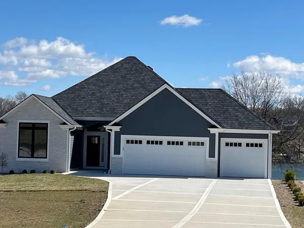$1,180,000 | 932 Lake Viking Terrace, Altamont, MO 64620