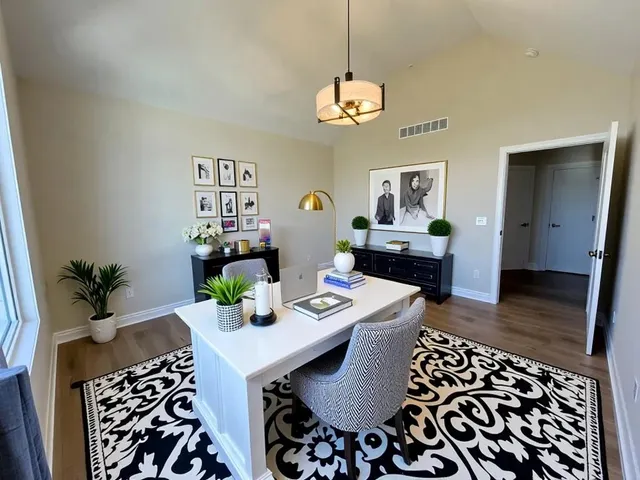 $1,180,000 | 932 Lake Viking Terrace, Altamont, MO 64620