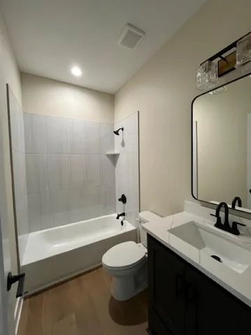 $1,180,000 | 932 Lake Viking Terrace, Altamont, MO 64620