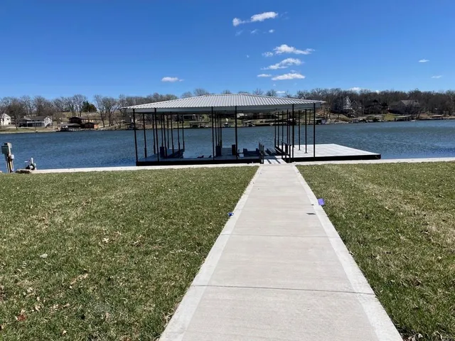 $1,180,000 | 932 Lake Viking Terrace, Altamont, MO 64620