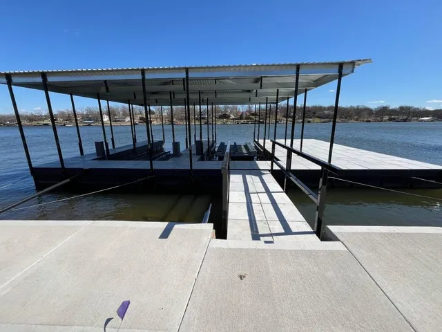 $1,180,000 | 932 Lake Viking Terrace, Altamont, MO 64620