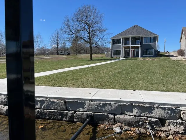 $1,180,000 | 932 Lake Viking Terrace, Altamont, MO 64620