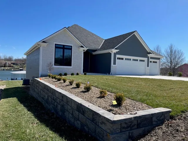 $1,180,000 | 932 Lake Viking Terrace, Altamont, MO 64620