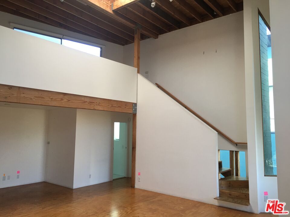 326 Indiana Avenue, Unit A Venice, CA 90291 - Photo 12 of 15 a view of small space