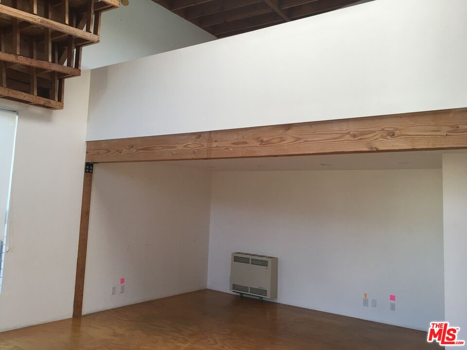 326 Indiana Avenue, Unit A Venice, CA 90291 - Photo 9 of 15 a view of a room with rack
