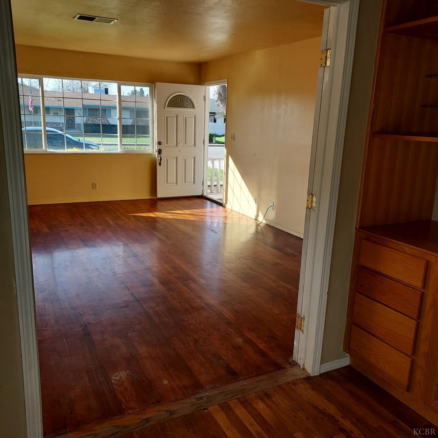 206 West Spring Lane Lemoore, CA 93245 - Photo 7 of 23 Gallery Image 7