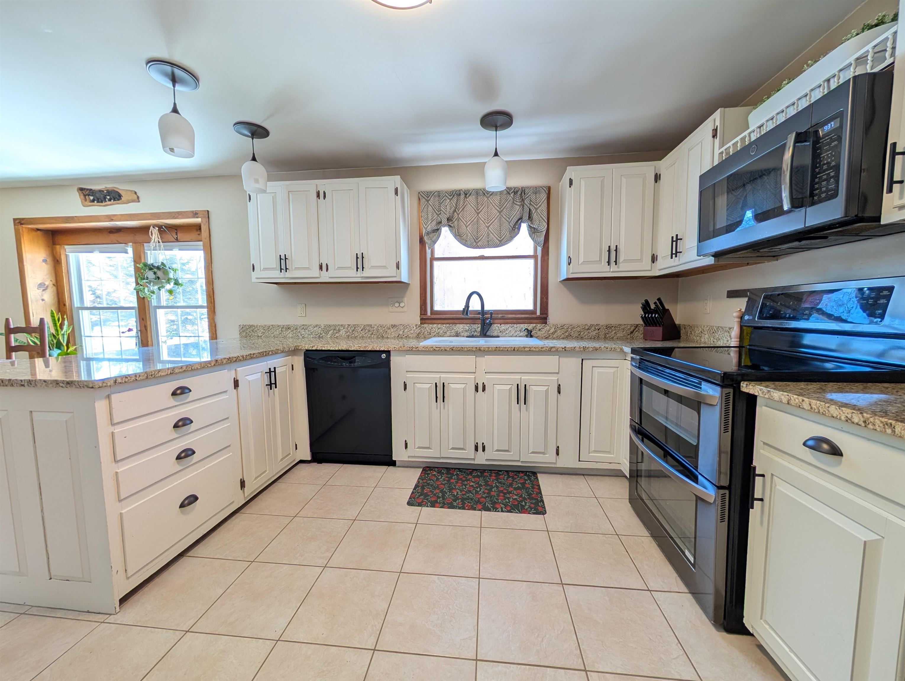 1 Jason Drive Stratham, NH 03885 - Photo 13 of 60