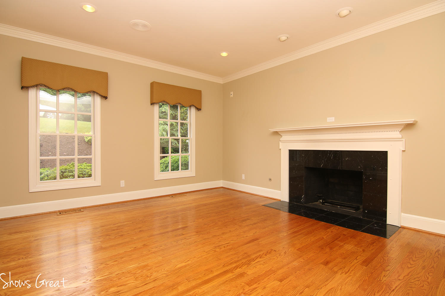 5321 Fox Den Road Roanoke, VA 24018 - Photo 4 of 51 IMG_2931