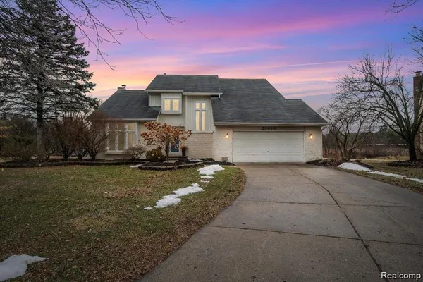 $4,500 | 29690 Canterbury Court, Farmington, MI 48331