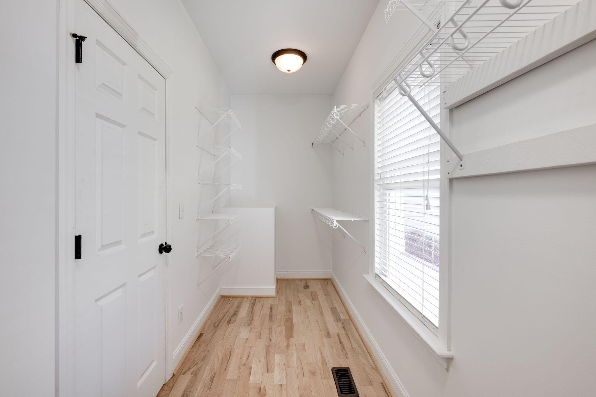 1724 Hunters Ridge Road Soddy Daisy, TN 37379 - Photo 30 of 46 Primary Walk in closet