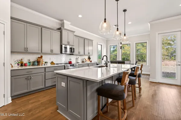 $420,000 | 105 Jefferson Davis Parkway, Picayune, MS 39466