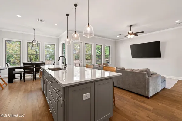 $420,000 | 105 Jefferson Davis Parkway, Picayune, MS 39466