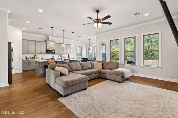 $420,000 | 105 Jefferson Davis Parkway, Picayune, MS 39466