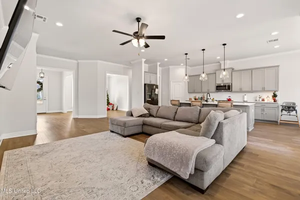$420,000 | 105 Jefferson Davis Parkway, Picayune, MS 39466