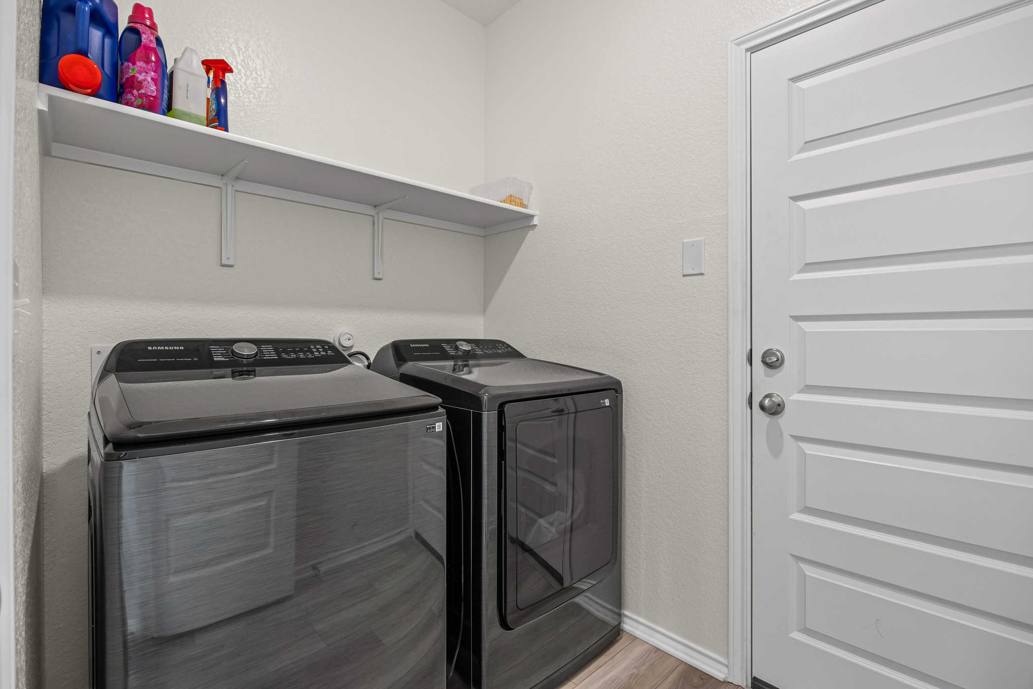 222 Summit Drive Lockhart, TX 78644 - Photo 22 of 31 a utility room with dryer and washer