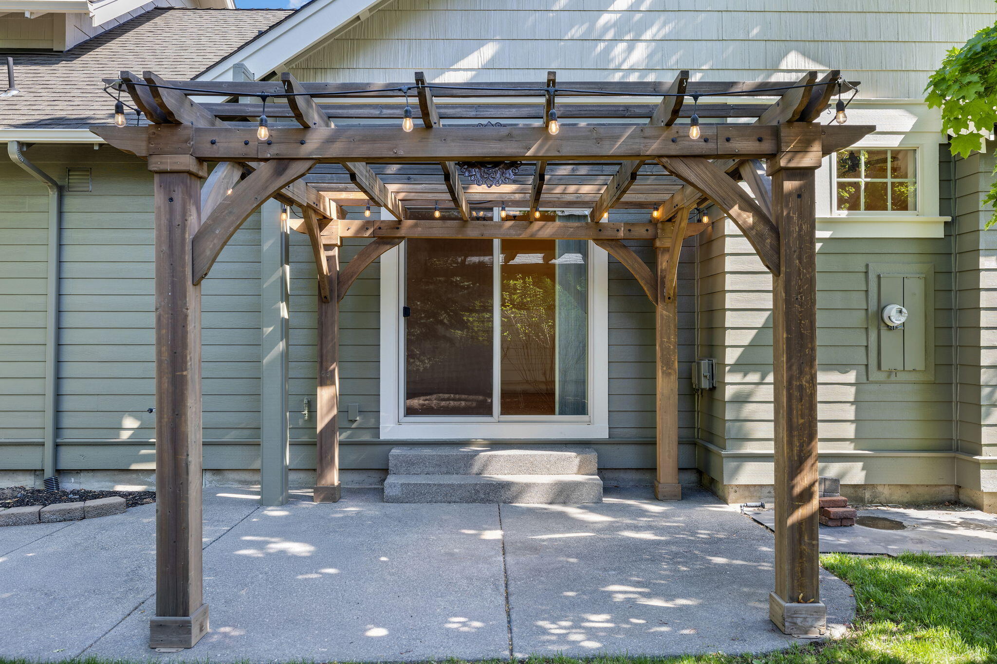 869 Northwest Rimrock Drive Redmond, OR 97756 - Photo 52 of 57 2026_05_04_869_nw_rimrock_dr_rdm-44