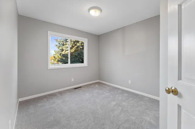 $349,900 | 618 4th Street, St. Paul Park, MN 55071