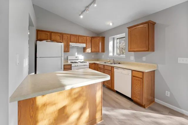 $349,900 | 618 4th Street, St. Paul Park, MN 55071