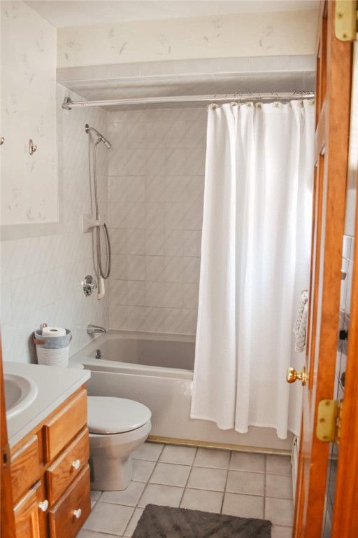 200 Joe Sarle Road Glocester, RI 02814 - Photo 22 of 37 master bath