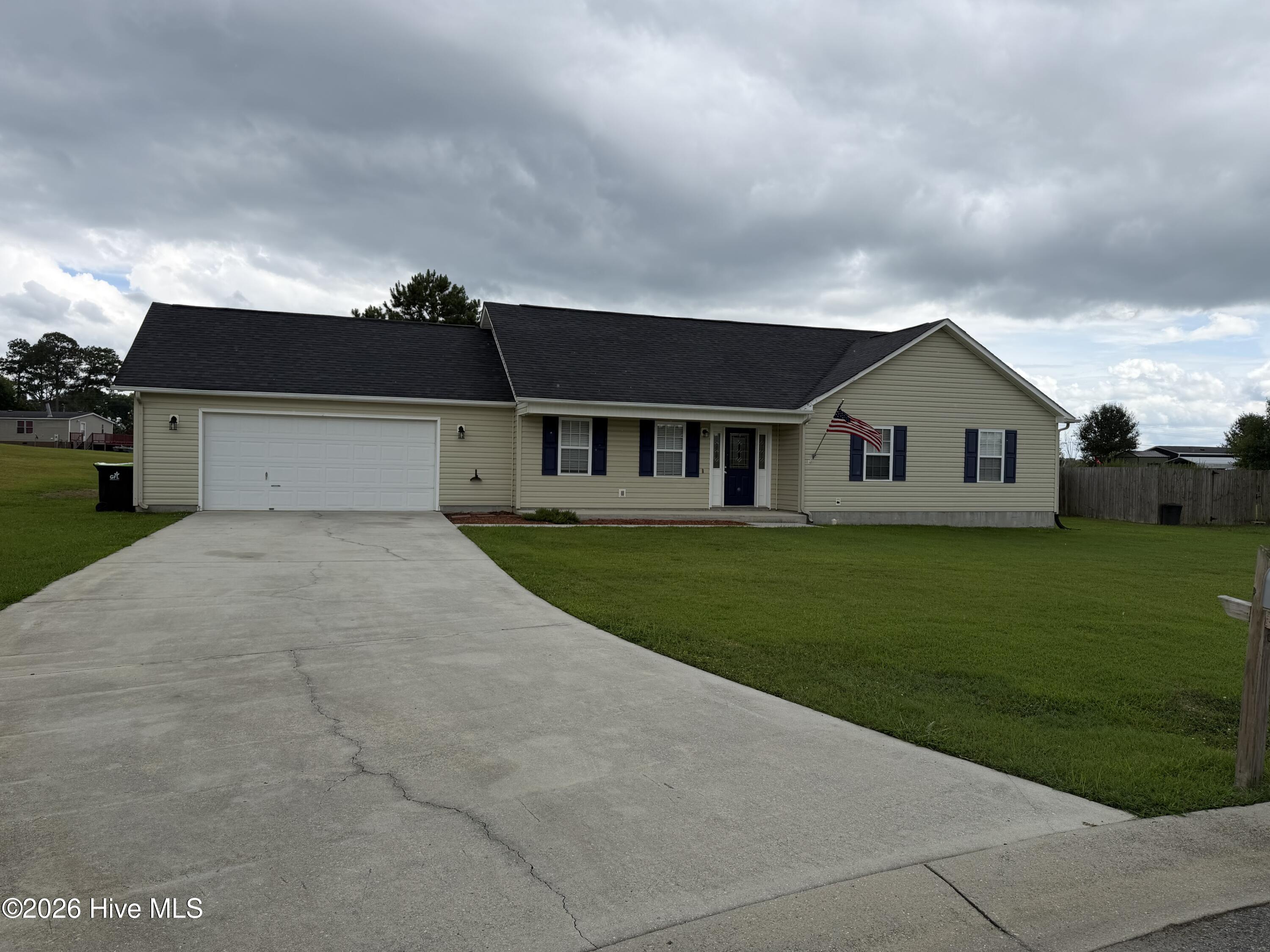 136 Annie Road Richlands, NC 28574 - Photo 2 of 20