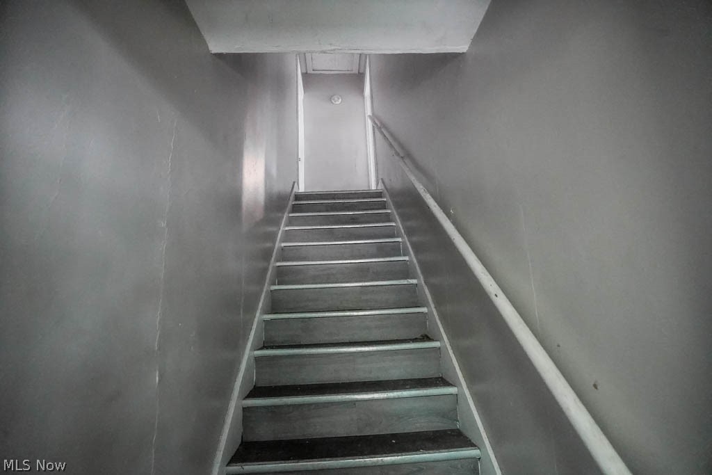 166 Brittain Road Akron, OH 44305 - Photo 12 of 19 Stairs to units 3 and 4