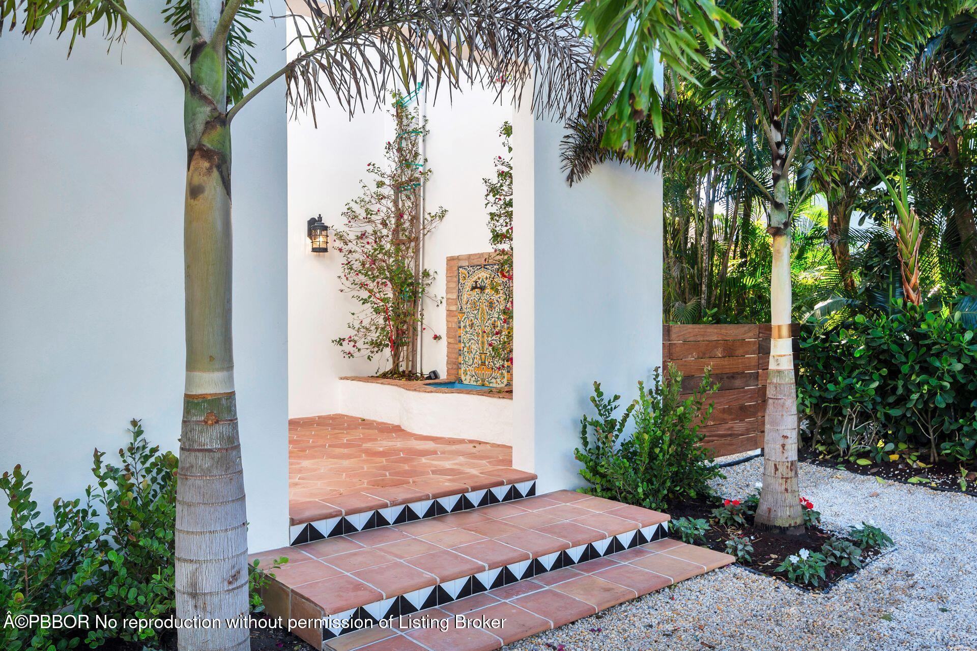 320 Plymouth Road West Palm Beach, FL 33405 - Photo 2 of 39 a view of an outdoor space