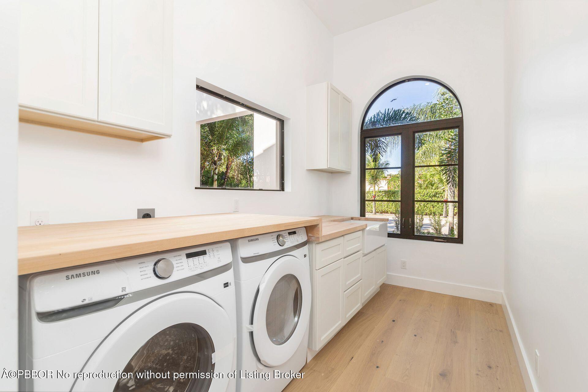 320 Plymouth Road West Palm Beach, FL 33405 - Photo 24 of 39 a utility room with dryer and washer