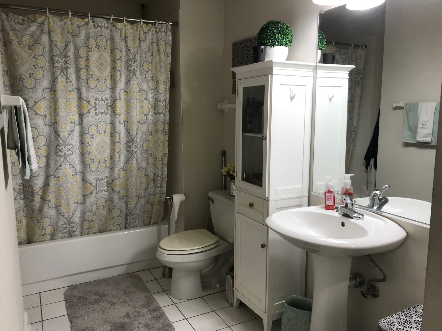 43 Foxcroft Road, Unit 123 Naperville, IL 60565 - Photo 8 of 11 a bathroom with a sink toilet and shower