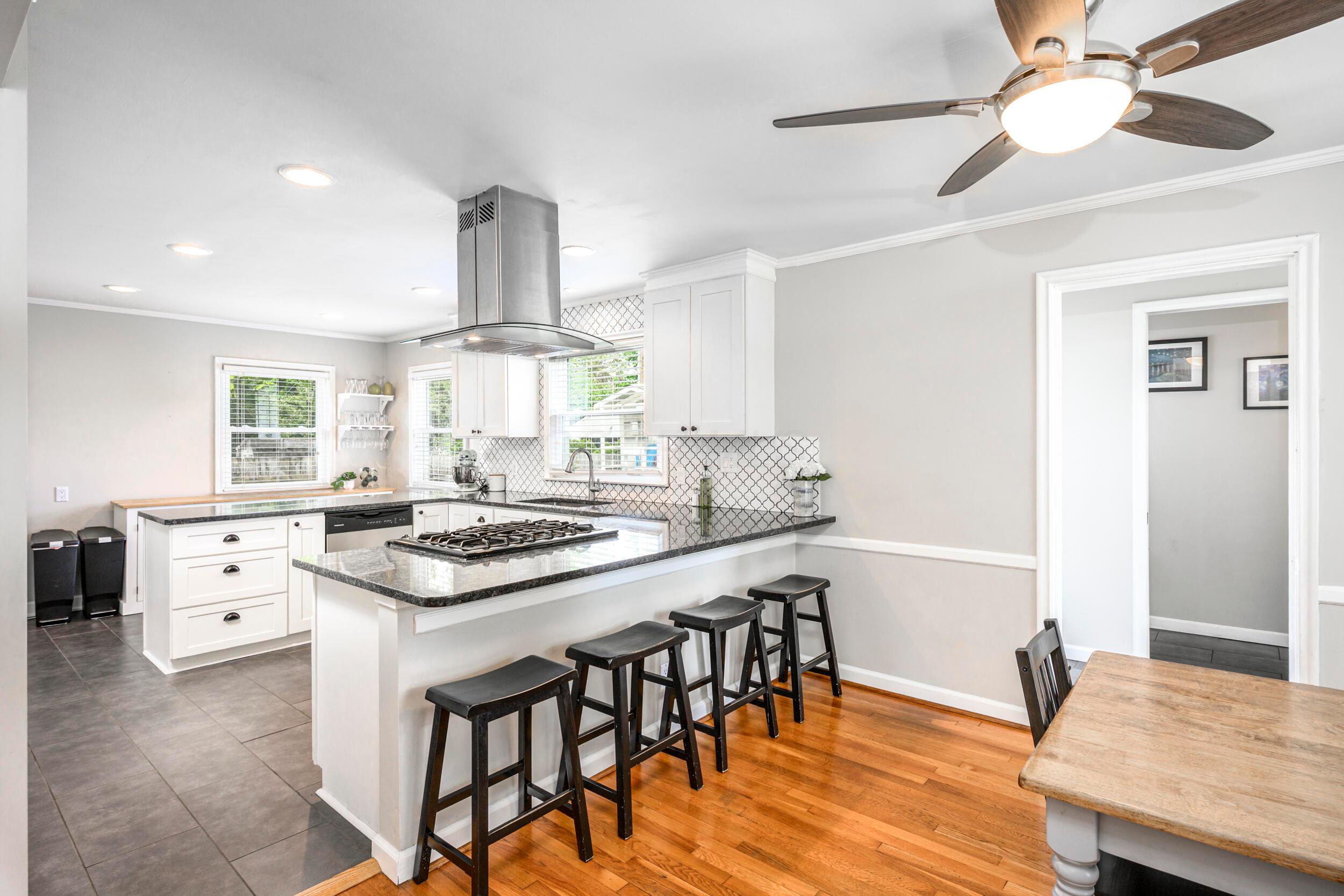 3131 Redding Road Columbus, OH 43221 - Photo 10 of 34 11