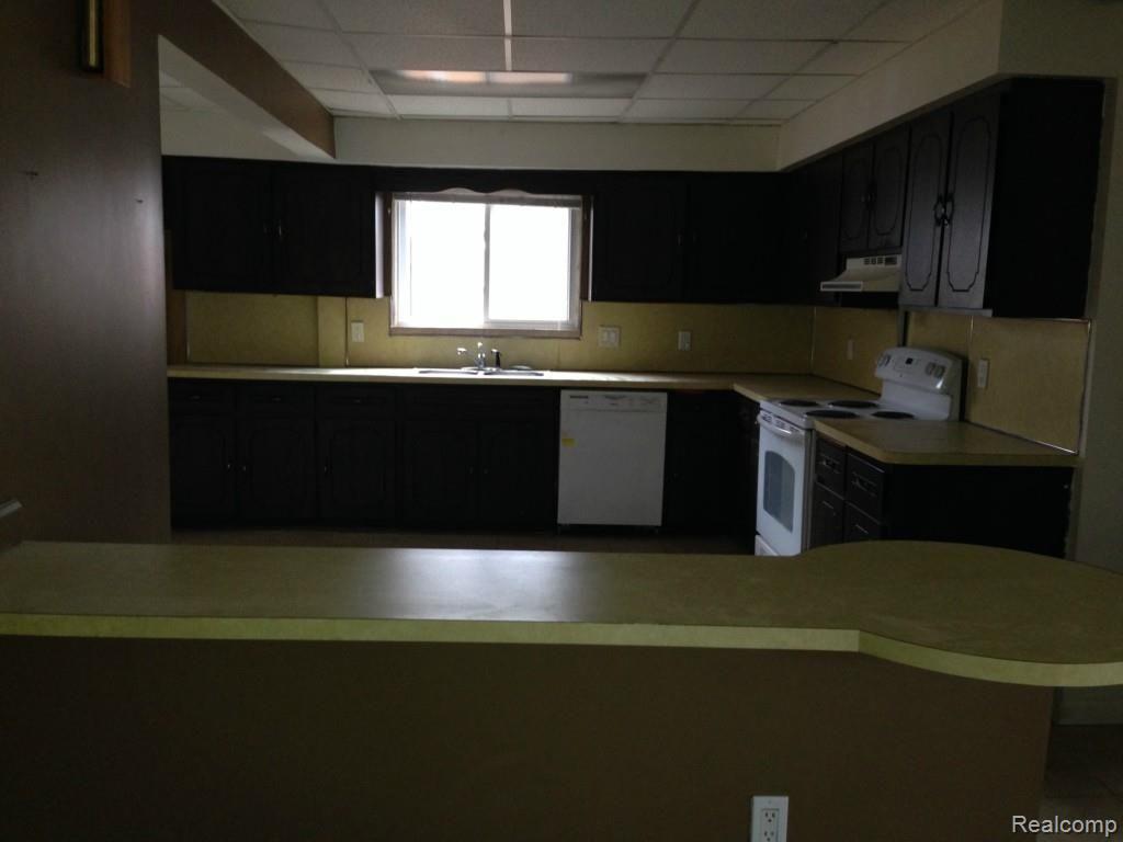 37253 Bendix Street Wayne, MI 48184 - Photo 2 of 5 37253 Bendix St Wayne, Michigan Kitchen view from family room