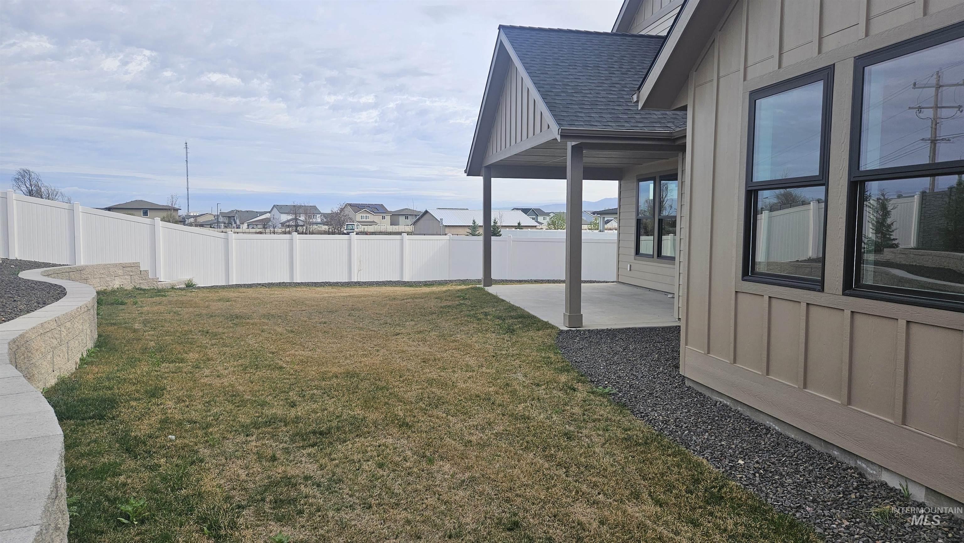 5643 South Snowden Avenue Meridian, ID 83642 - Photo 3 of 5