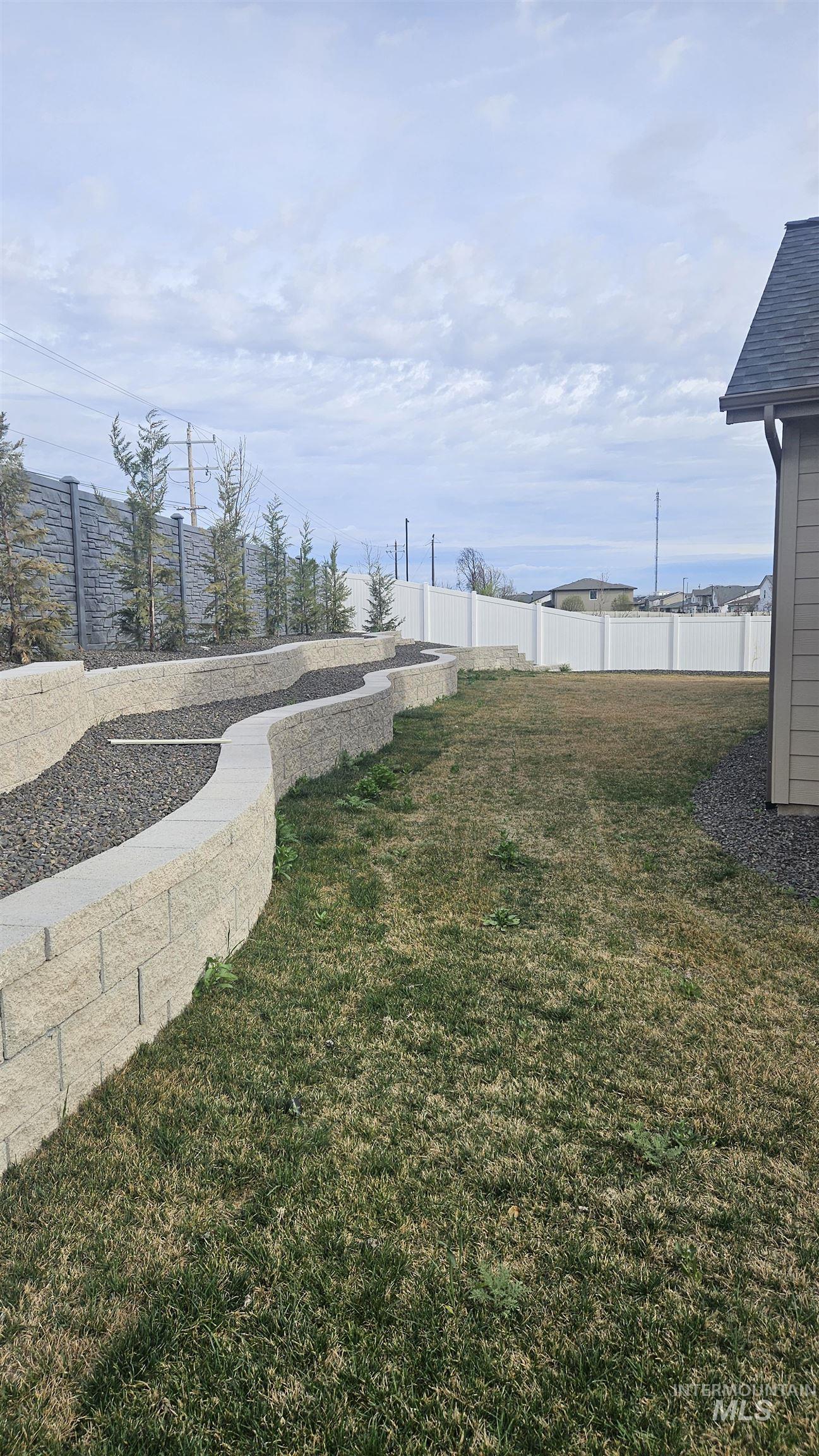 5643 South Snowden Avenue Meridian, ID 83642 - Photo 4 of 5