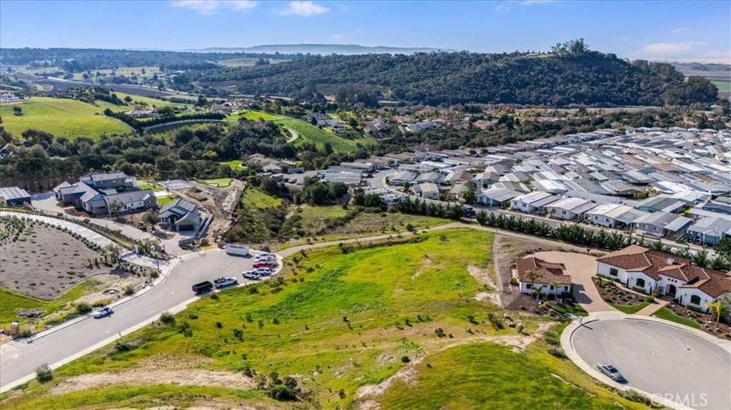 488 Del Sur Arroyo Grande, CA 93420 - Photo 12 of 35 view of a city