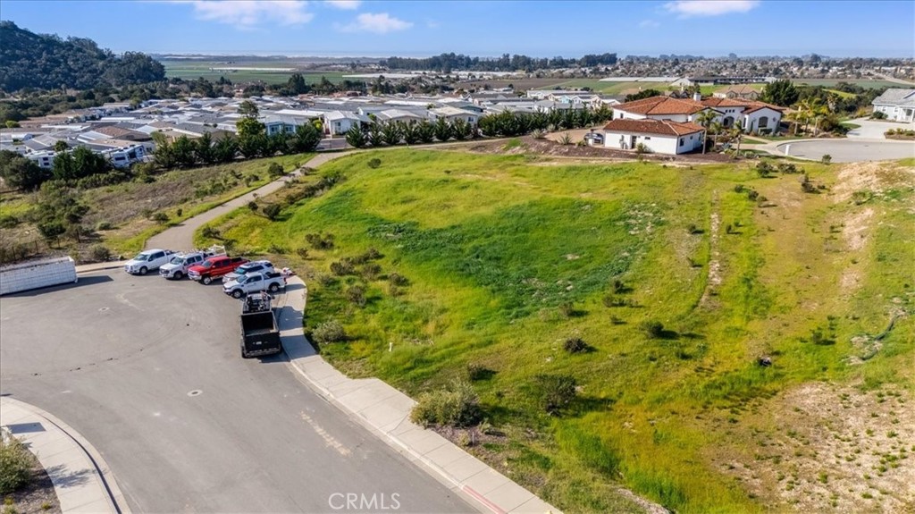 488 Del Sur Arroyo Grande, CA 93420 - Photo 13 of 35 a view of a city