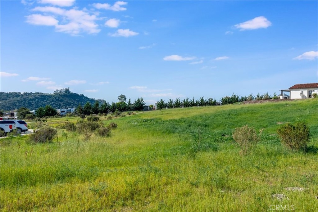 488 Del Sur Arroyo Grande, CA 93420 - Photo 24 of 35 a view of a lake and a city