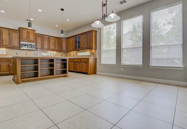 $3,295 | 1425 River Forest Drive, Round Rock, TX 78665