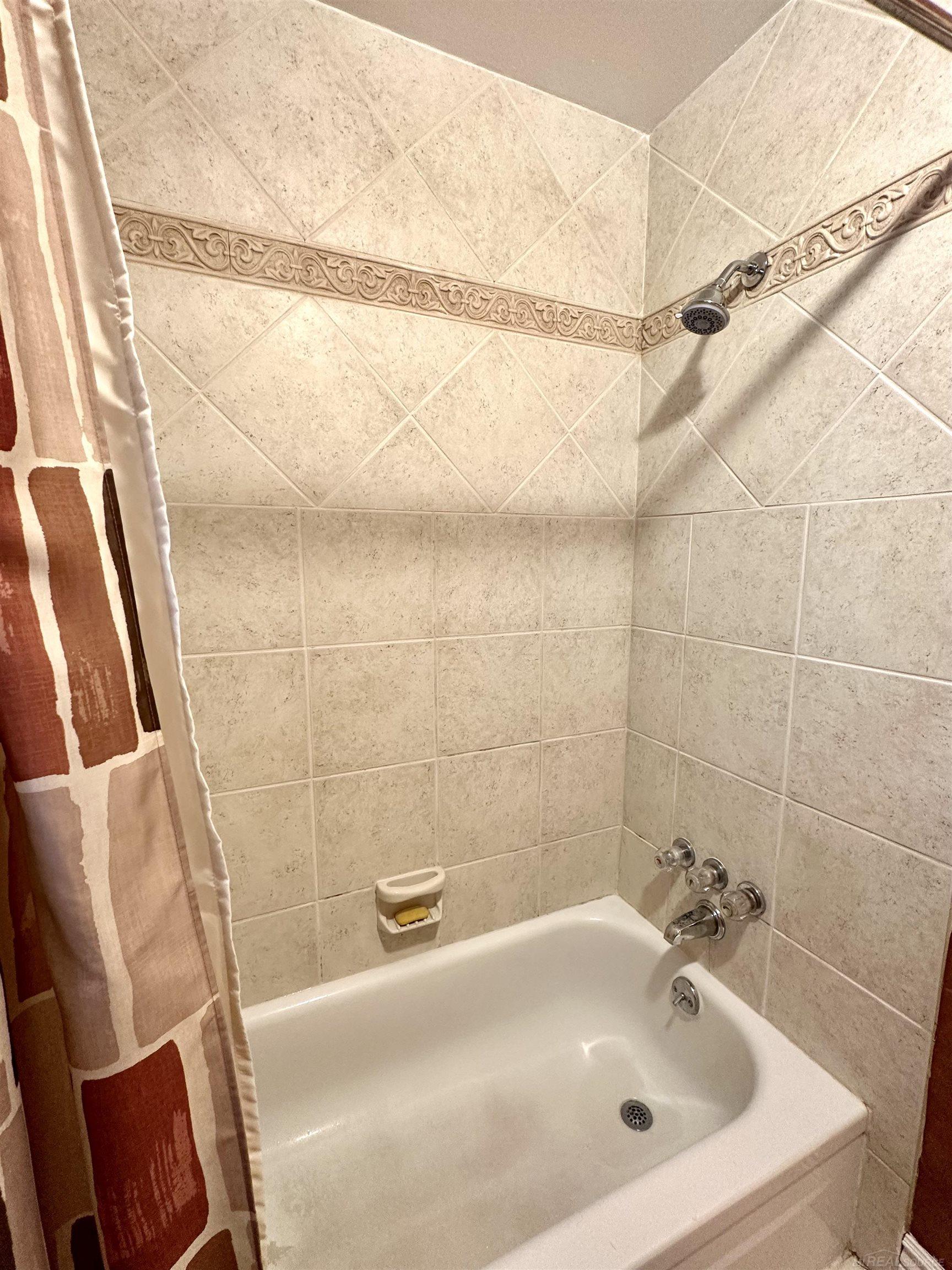 29281 Hayes Road, Unit 15 Warren, MI 48088 - Photo 14 of 21